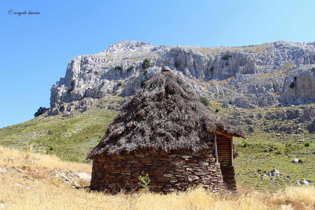 B&B I Mari Torpè Esterno foto